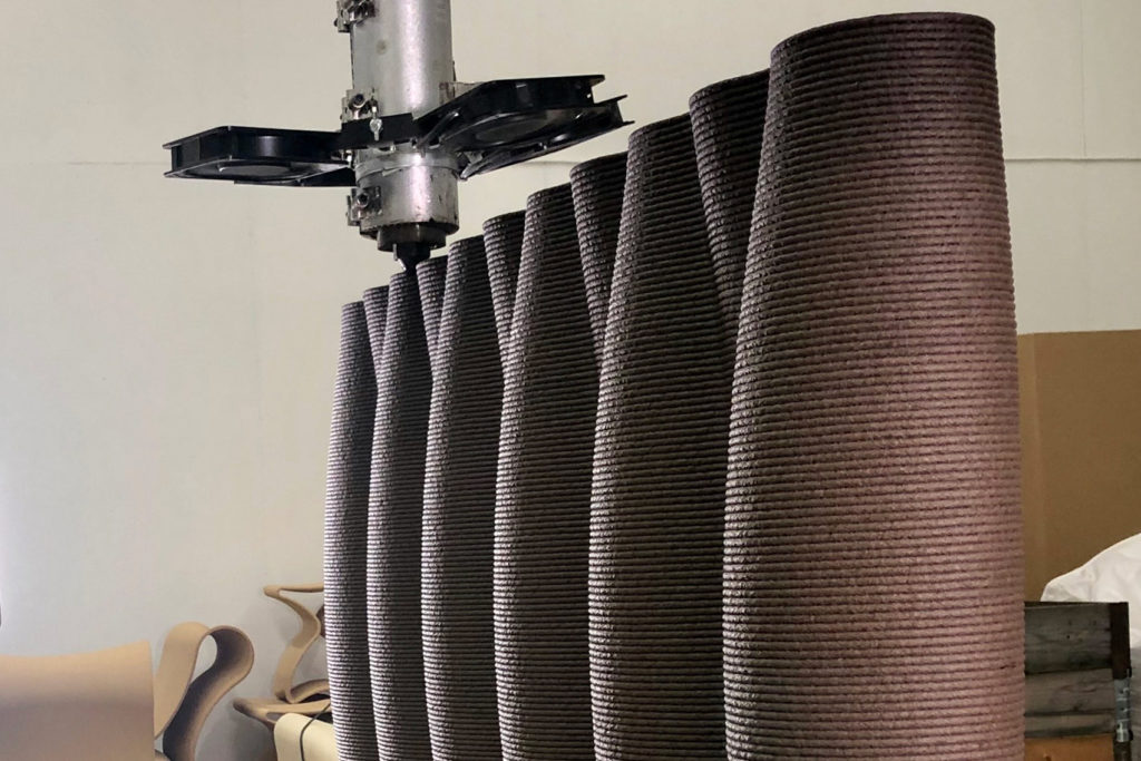 Kaffeavfall får nytt liv som 3D-printade möbler