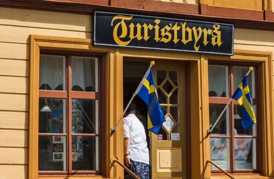 Nu räknar många bort även årets utlandsresa