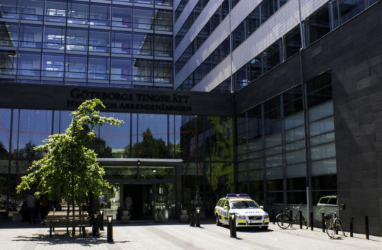 Ica-inköpare åtalad – sex miljoner i mutor