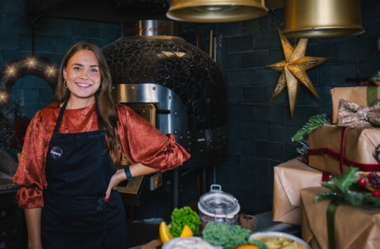Lanserar julbord ihop med Sofia Henriksson