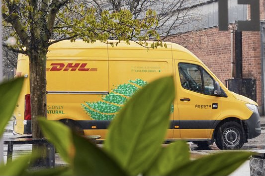 DHL breddar nu sitt hemleveranserbjudande med Iboxen. DHL lanserar leveransboxar som ett komplement till genuina hemleveranser.