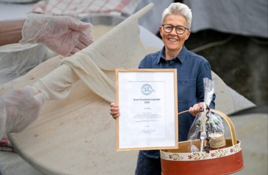 Anki Berg utses till årets inspiratör för tunnbrödets kulturarv